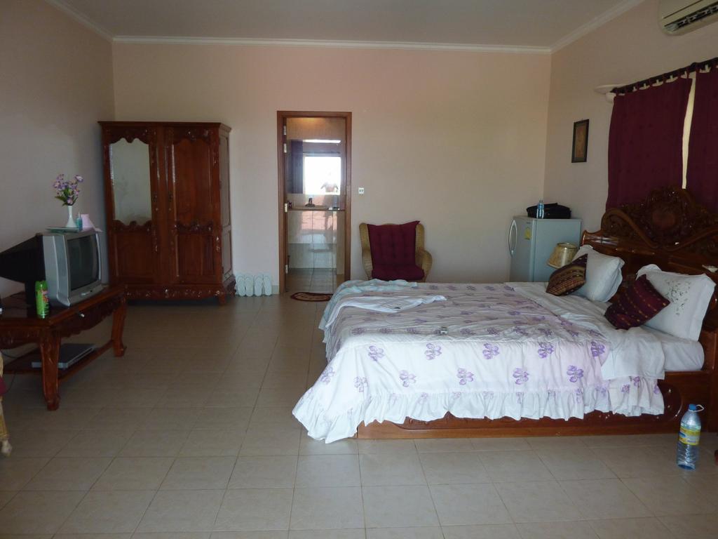 Golden Rooster Hotel Sihanoukville Quarto foto