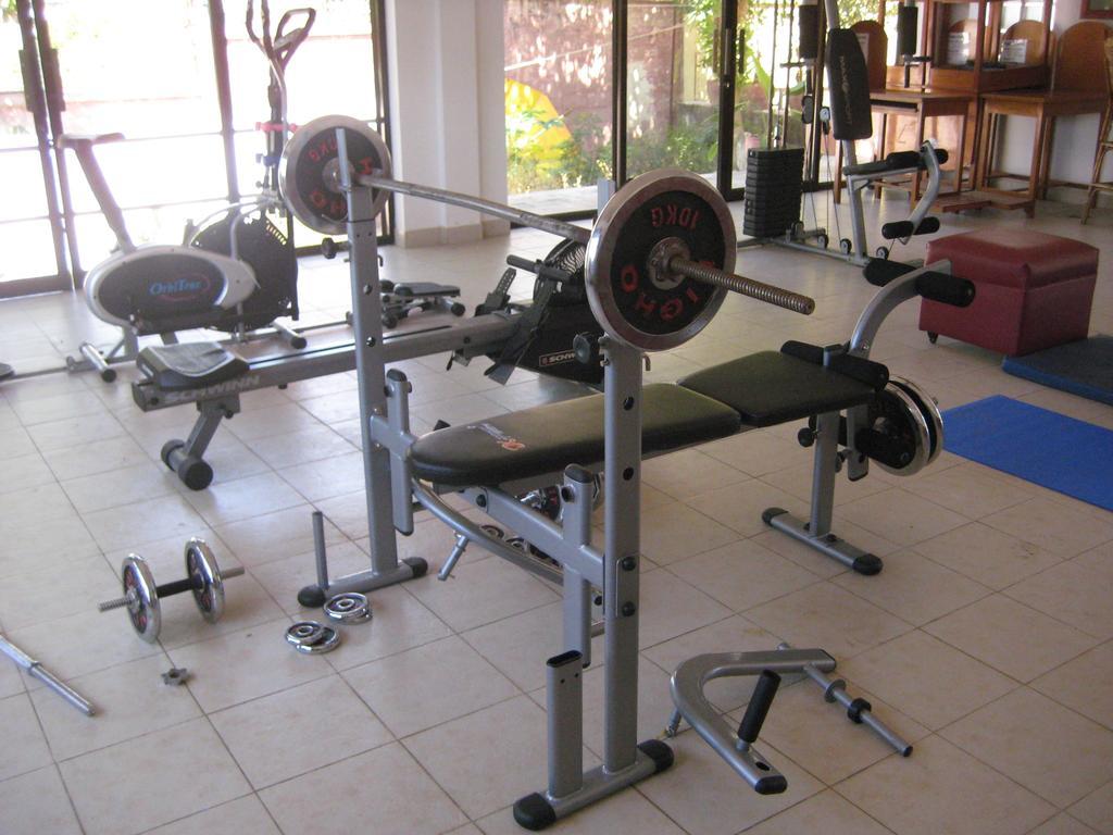 Golden Rooster Hotel Sihanoukville Instalações foto