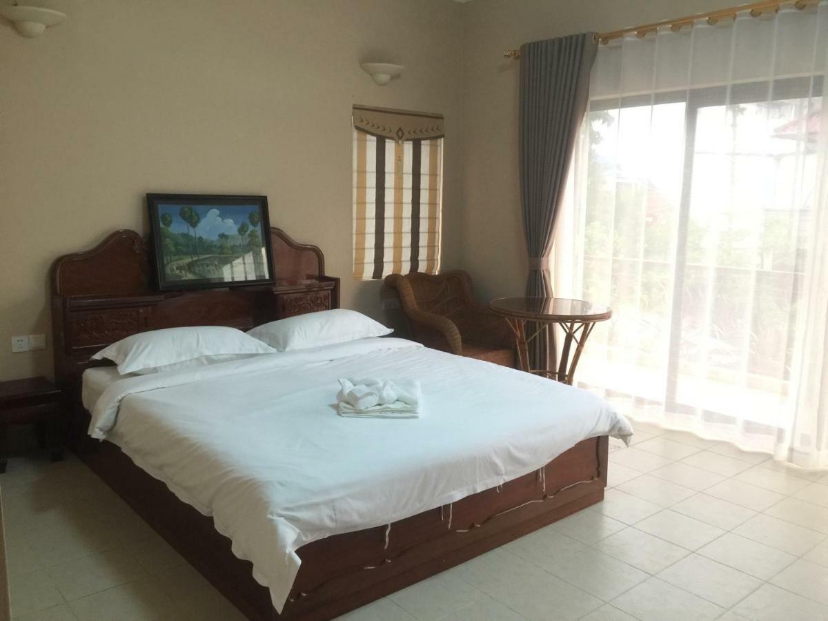 Golden Rooster Hotel Sihanoukville Exterior foto